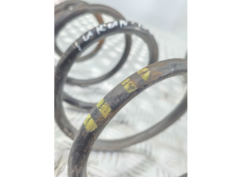 Пружина передняя к Volkswagen Touran, 2005г.