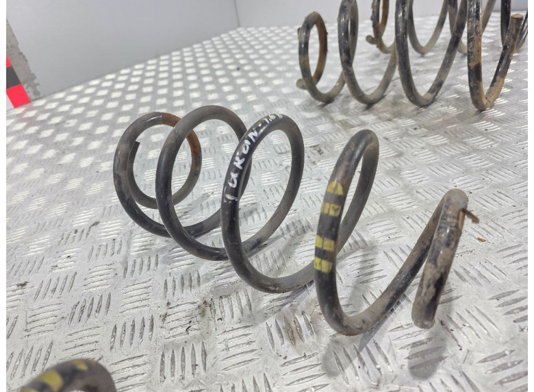 Пружина передняя к Volkswagen Touran, 2005г.