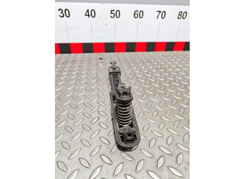 Ручка наружная сдвижной двери правой к Mercedes Vito W638, 1999г.