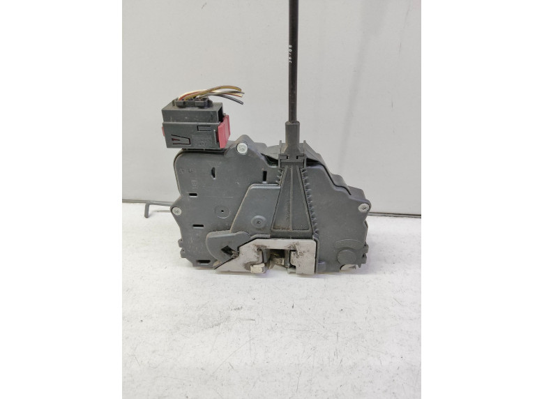 Замок двери передней левой к Opel Corsa, 2008г.