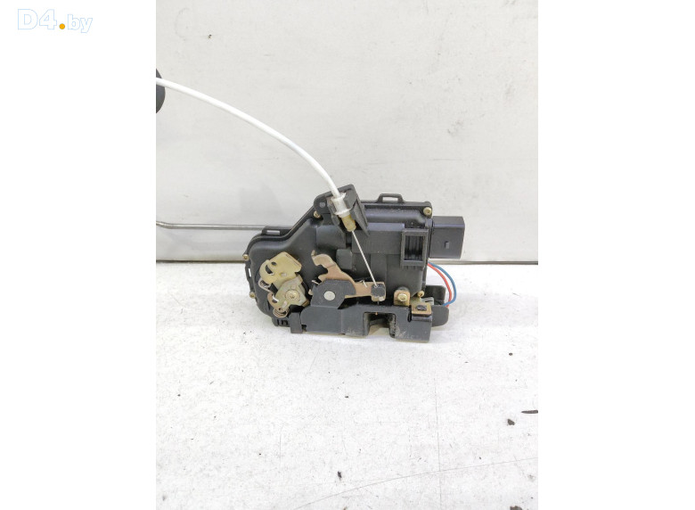 Замок двери передней левой к Audi A4 2003 г.