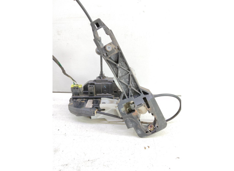 Замок двери задней левой к Kia Ceed, 2009г.