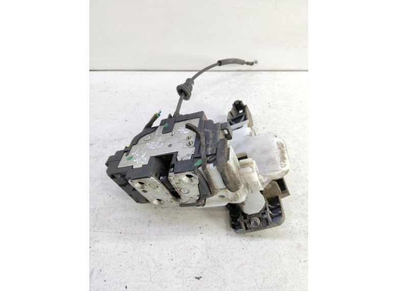 Замок двери передней правой к Kia Ceed, 2009г.