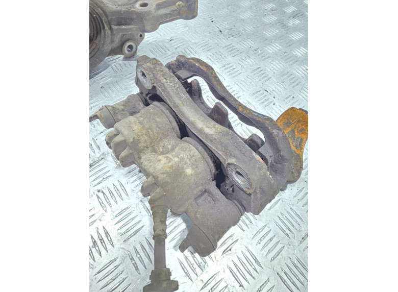 Суппорт передний левый к Renault Master, 2011г.