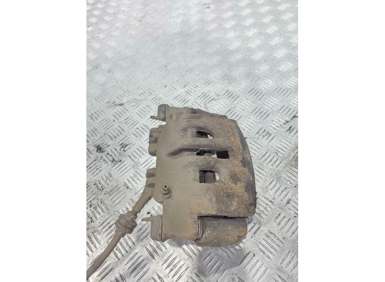 Суппорт передний правый к Renault Master, 2011г.