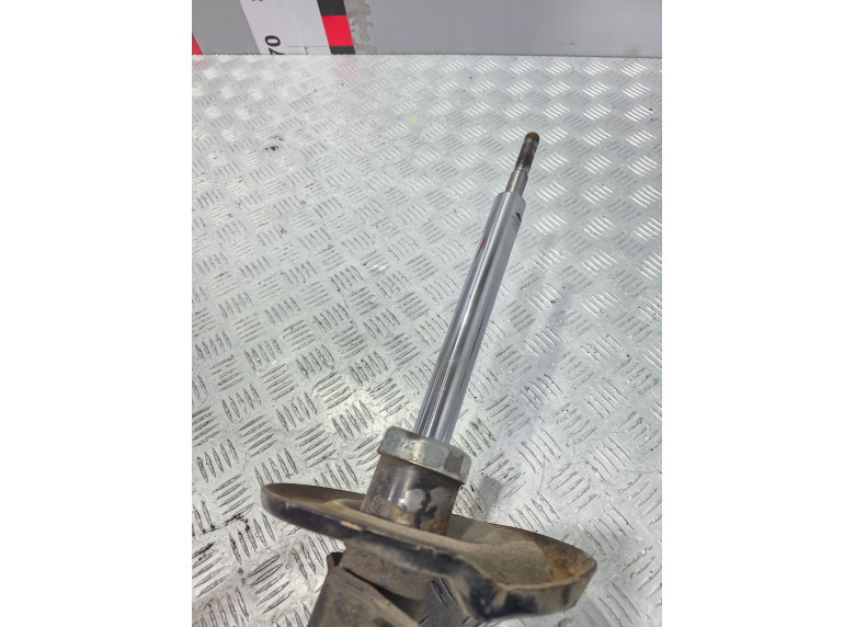 Амортизатор передний к Renault Master, 2011г.