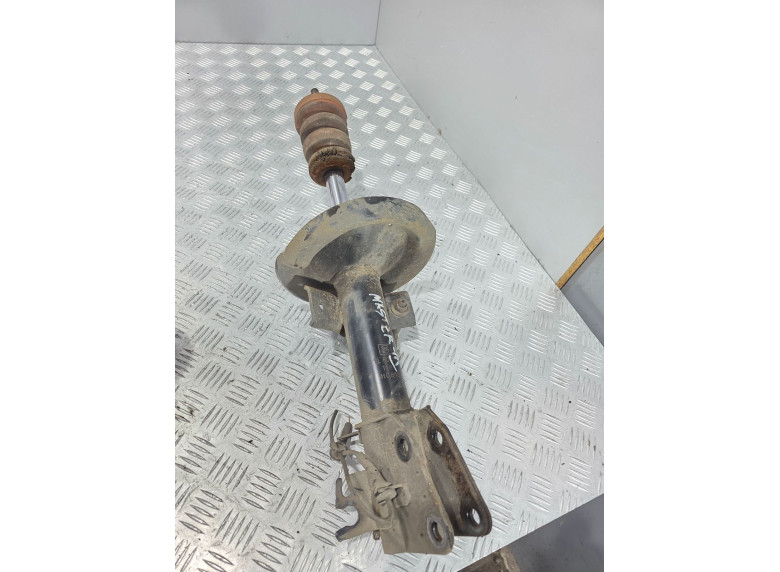 Амортизатор передний к Renault Master, 2011г.