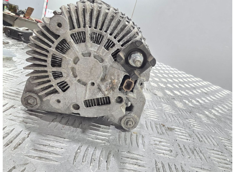 Генератор к Renault Megane, 2010г.