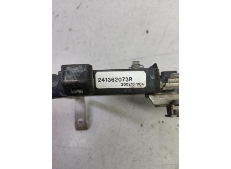 Клемма аккумулятора плюс к Renault Master, 2013г.