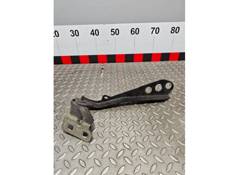 Петля капота левая к Renault Master, 2011г.