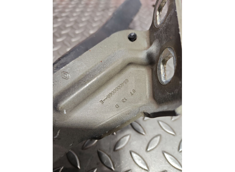 Петля капота правая к Renault Master, 2011г.