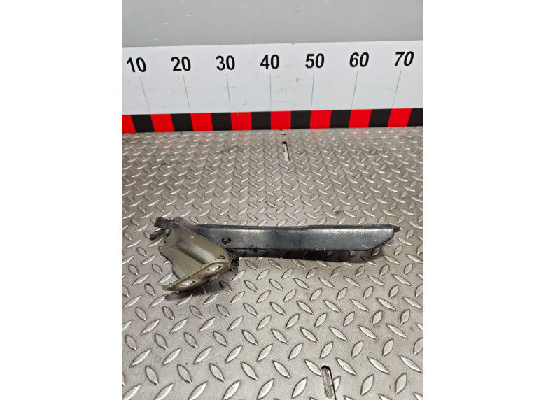 Петля капота правая к Renault Master, 2011г.