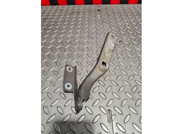 Петля капота левая к Peugeot Partner, 2011г.