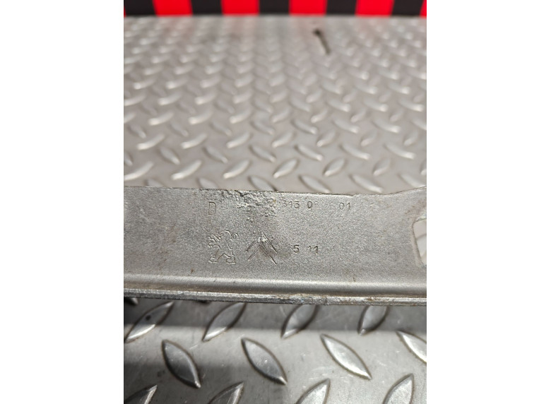 Петля капота правая к Peugeot Partner, 2011г.