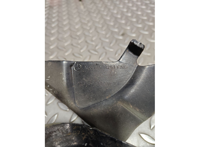 Петля капота левая к Mercedes Vito W639, 2005г.