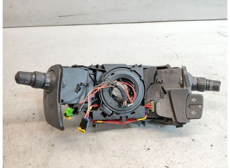 Переключатель подрулевой (стрекоза) к Renault Clio, 2011г.