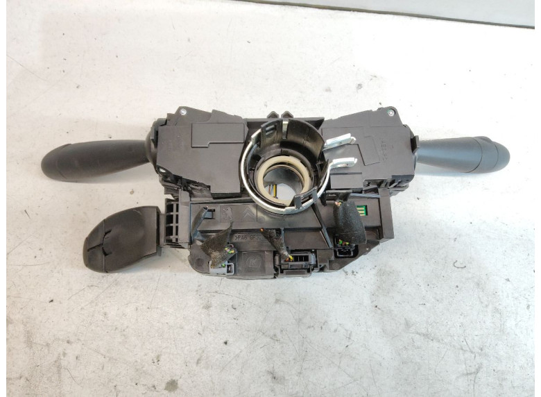 Переключатель подрулевой (стрекоза) к Peugeot 5008, 2010г.