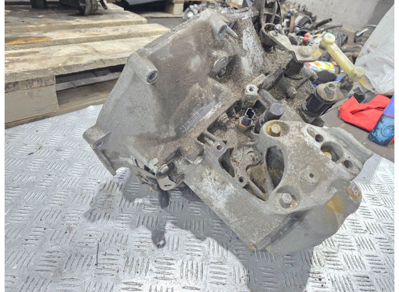 КПП механическая (МКПП) к Peugeot 208, 2013г.