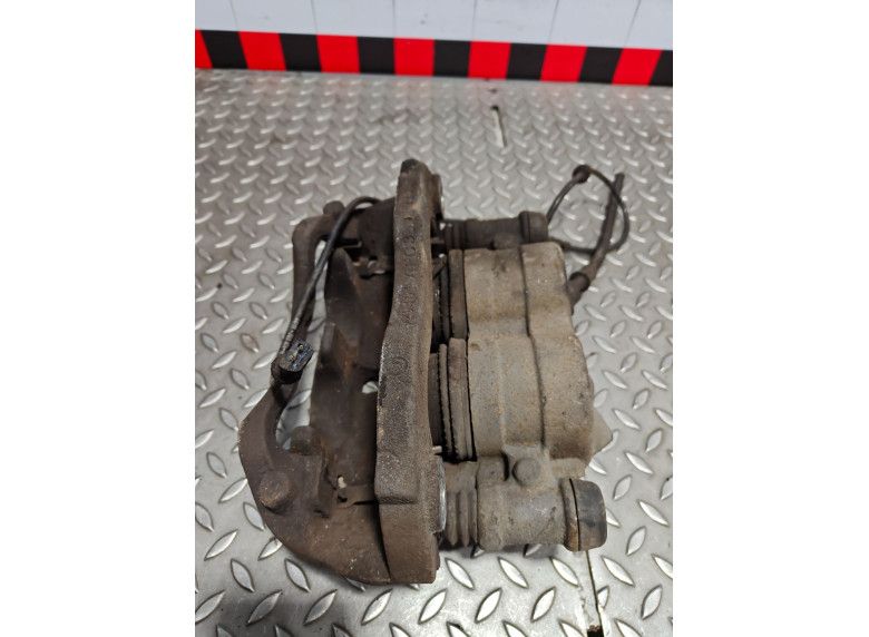 Суппорт передний правый к Mercedes Sprinter, 2010г.