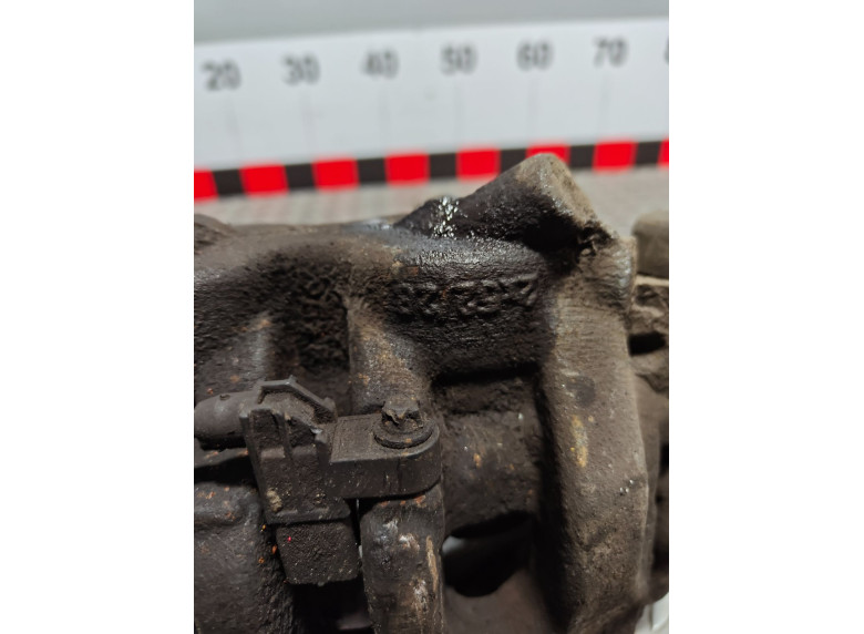 Суппорт передний левый к Volkswagen Crafter, 2010г.