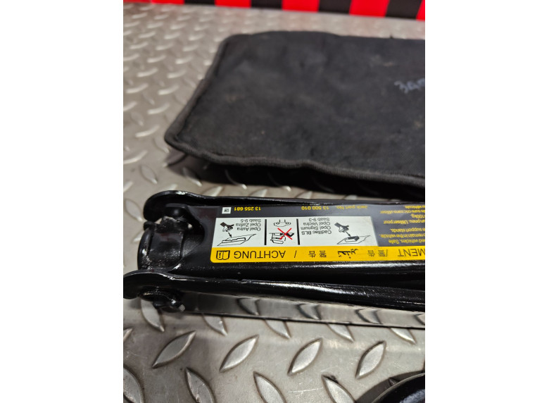 Домкрат к Opel Astra, 2007г.