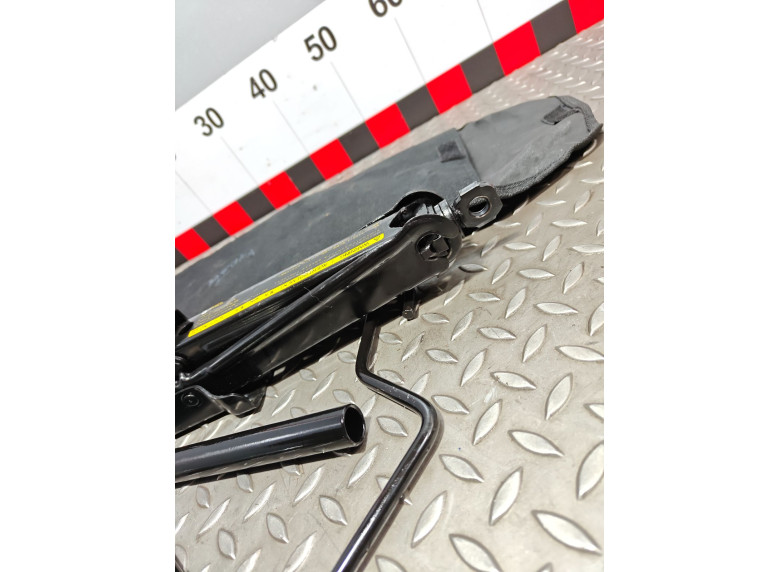 Домкрат к Opel Astra, 2007г.