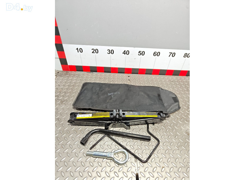 Набор инструментов штатный к Opel Astra 2007 г.