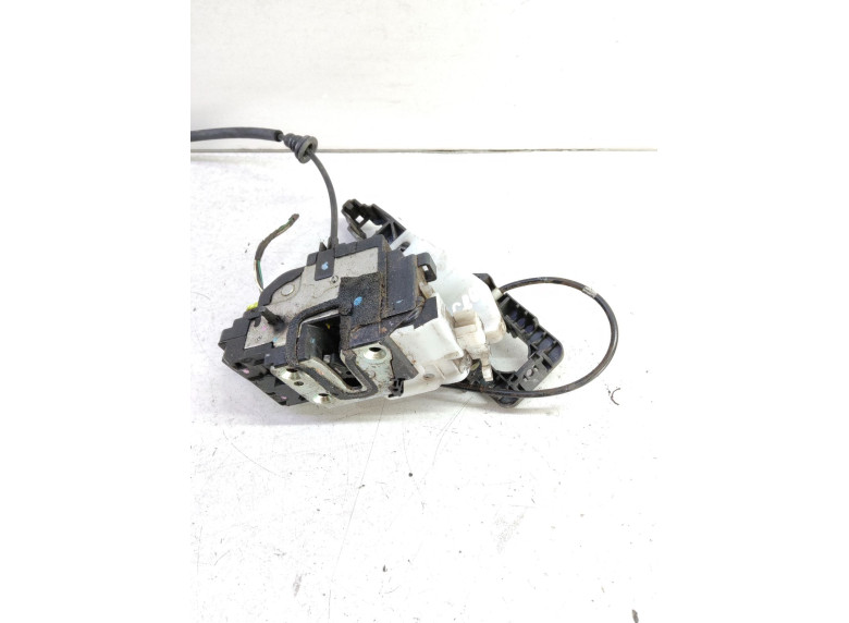 Замок двери задней правой к Kia Ceed, 2009г.