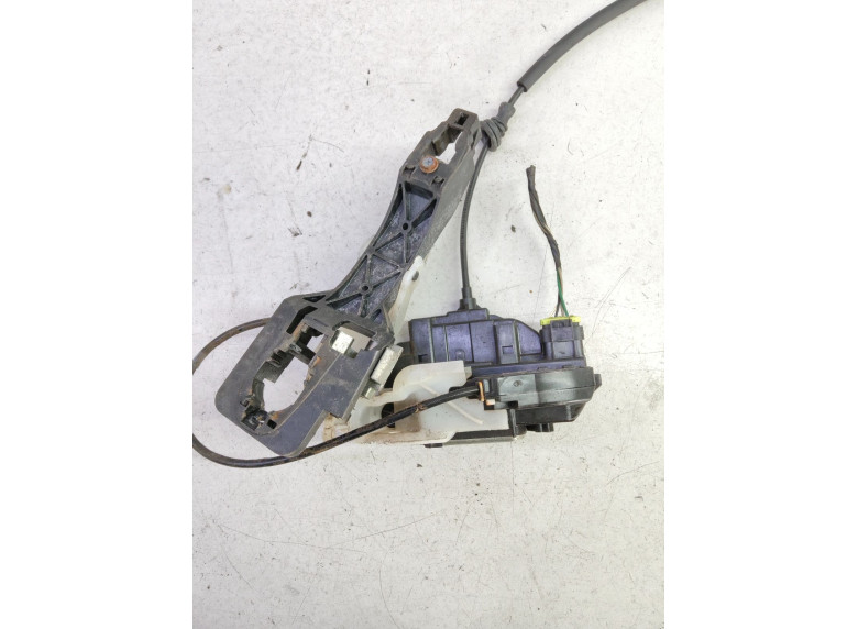 Замок двери задней правой к Kia Ceed, 2009г.