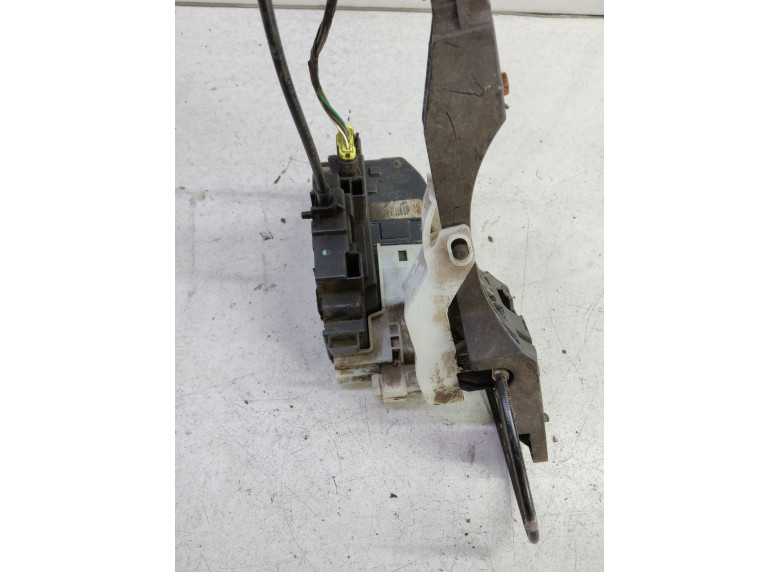 Замок двери задней правой к Kia Ceed, 2009г.