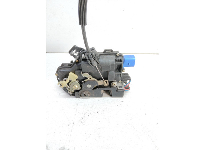 Замок двери задней левой к Skoda Fabia, 2007г.