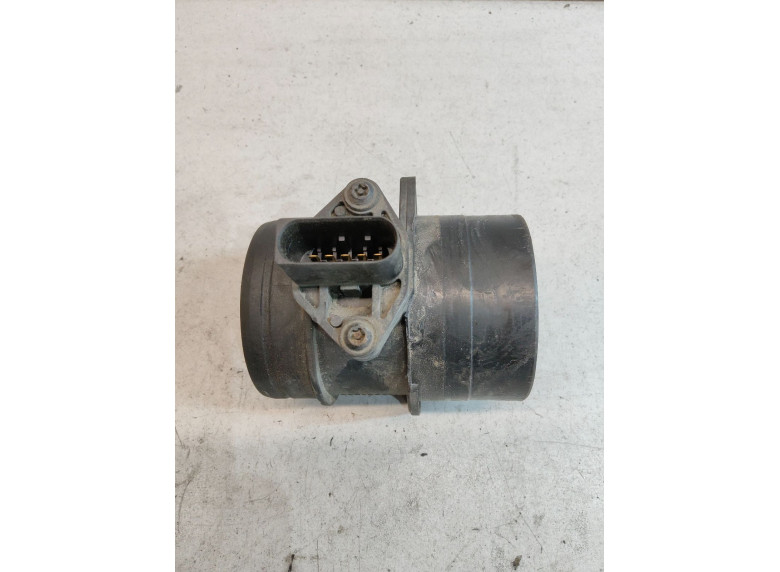 Расходомер воздуха к Volkswagen Passat, 2004г.