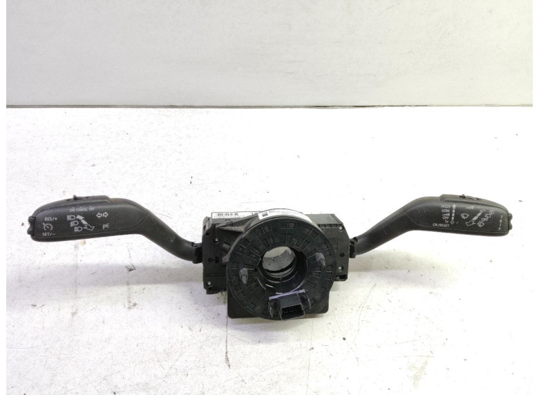 Переключатель подрулевой (стрекоза) к Skoda Fabia, 2011г.