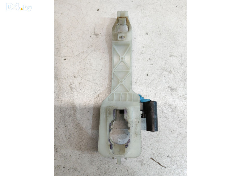 Скелет ручки наружной передней левой к Hyundai i20 2010 г.