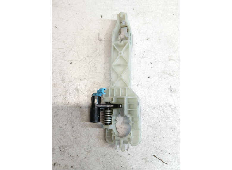 Скелет ручки наружной передней левой к Hyundai i20, 2010г.