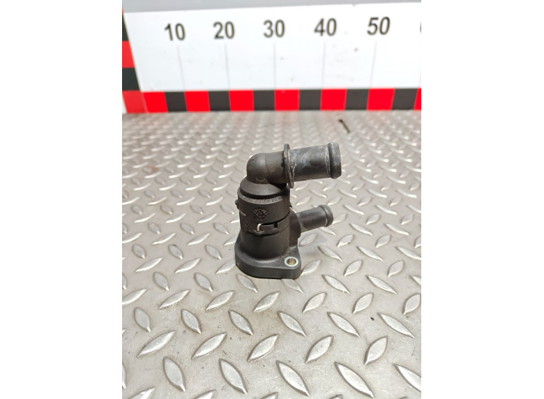 Фланец (тройник) системы охлаждения к Volkswagen Sharan, 2001г.