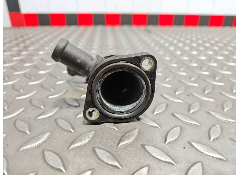 Фланец (тройник) системы охлаждения к Volkswagen Sharan, 2001г.