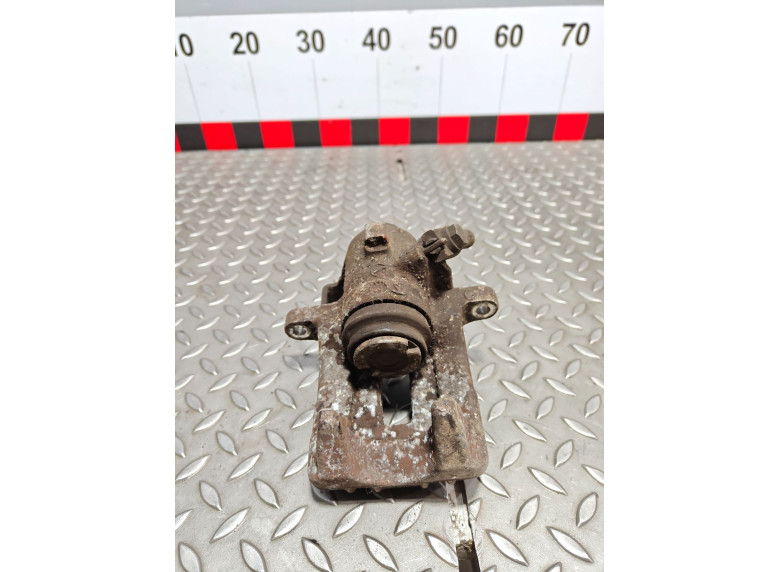 Суппорт задний правый к Audi A4, 2003г.