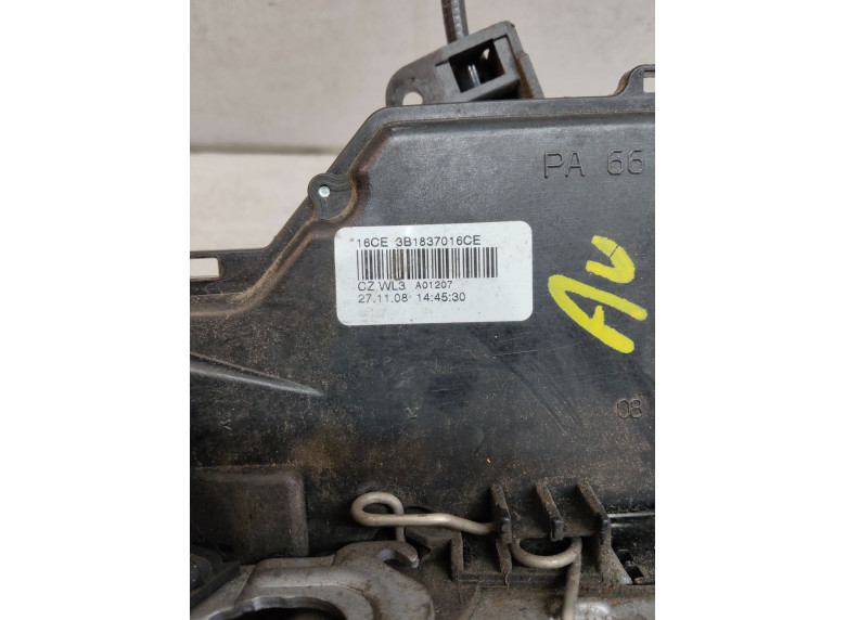 Замок двери передней правой к Skoda Fabia, 2008г.