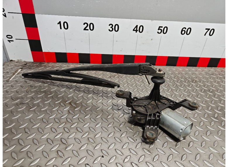 Моторчик заднего стеклоочистителя (дворника) к Opel Zafira, 2010г.