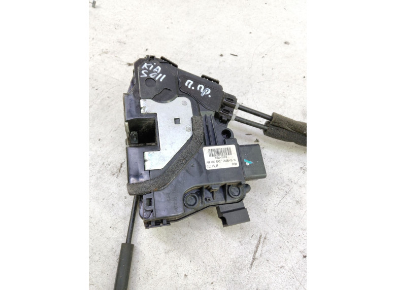 Замок двери передней правой к Kia Soul, 2008г.