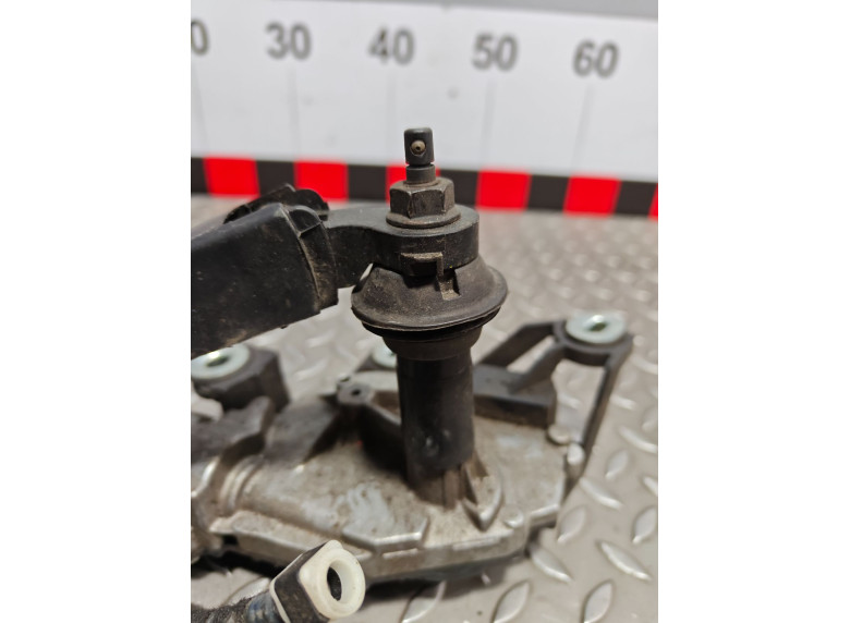 Моторчик заднего стеклоочистителя (дворника) к Volkswagen Touran, 2008г.