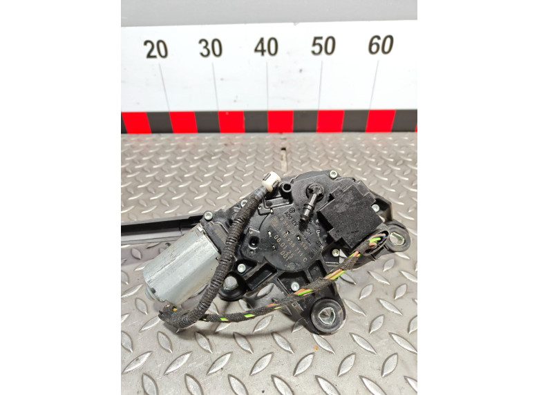 Моторчик заднего стеклоочистителя (дворника) к Volkswagen Touran, 2008г.