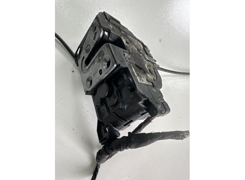 Замок двери задней левой к Renault Scenic, 2009г.