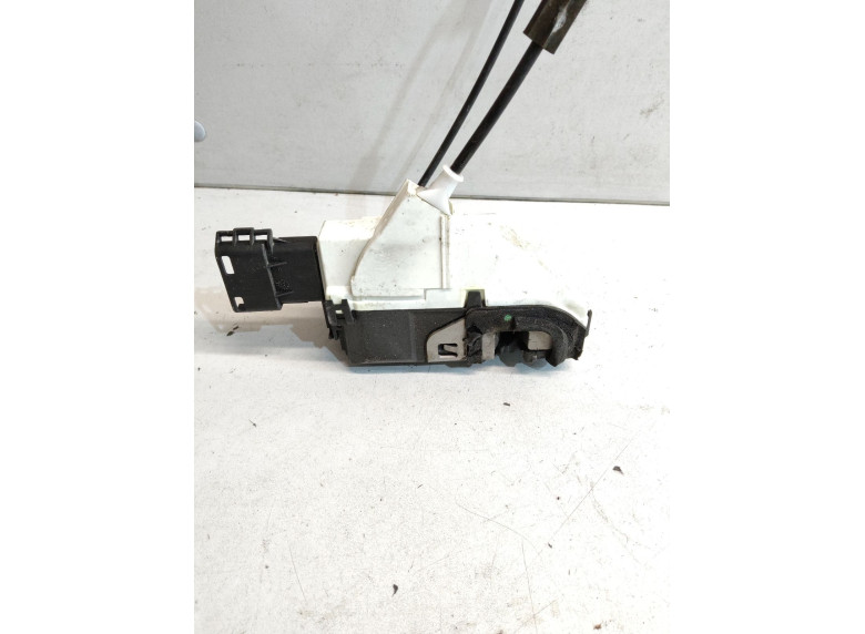 Замок двери передней правой к Citroen C5, 2009г.