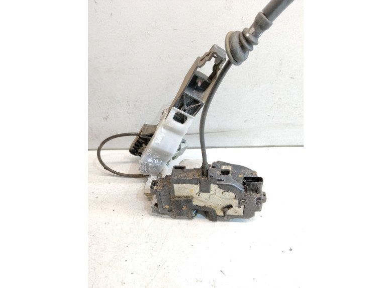 Замок двери задней левой к Kia Ceed, 2008г.