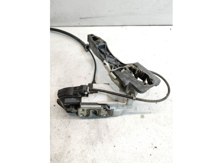 Замок двери задней левой к Kia Ceed, 2008г.