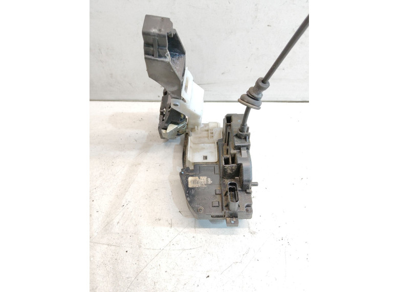 Замок двери задней правой к Kia Ceed, 2008г.