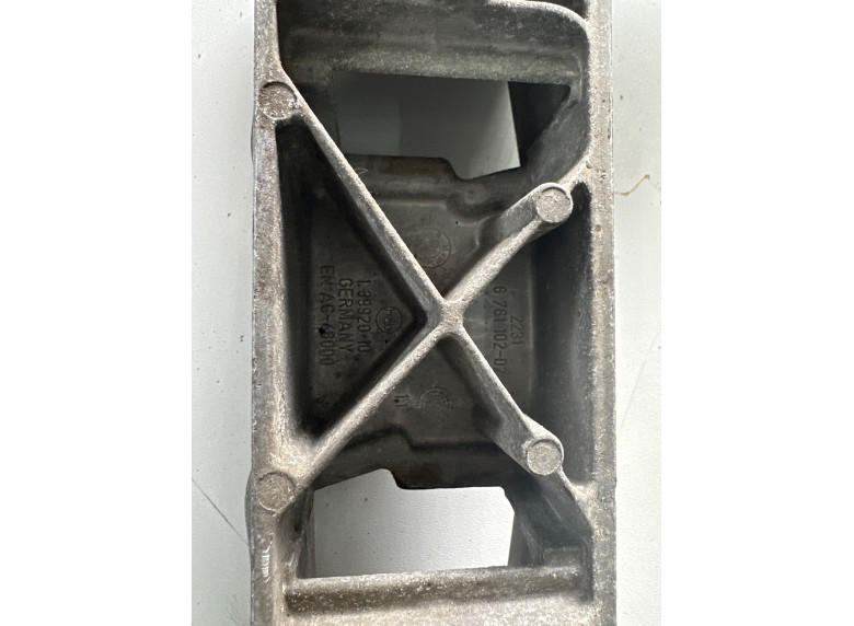 Кронштейн КПП к BMW 5 E60/E61, 2005г.