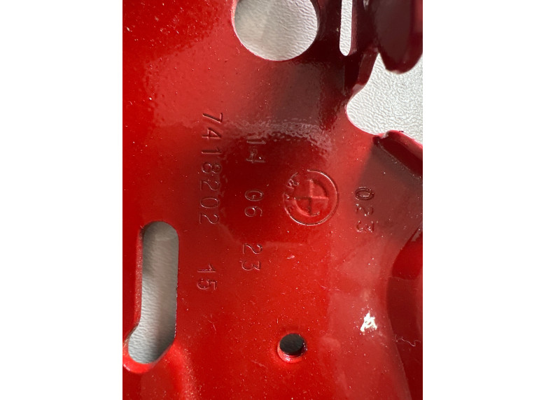 Петля капота правая к BMW XM G09, 2023г.